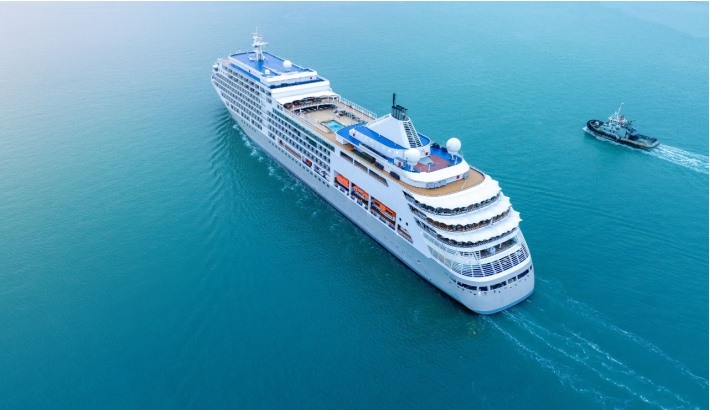 Casino cruises - fun AND fortune when you use your online casino signup bonus relaxing on deck