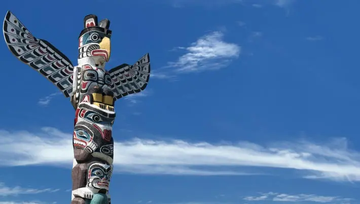 totem pole sculpture