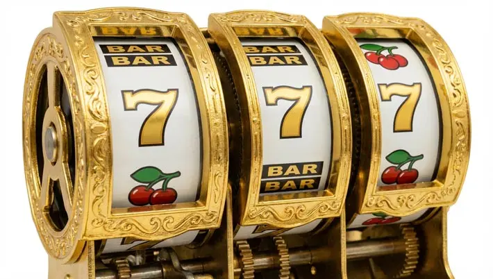3 reel gold slot machine